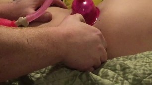 Tattooed Babe goes from 2-1/2” to 4” Plug and Samples her Favorite Vibrators in her Pumped up Puffy